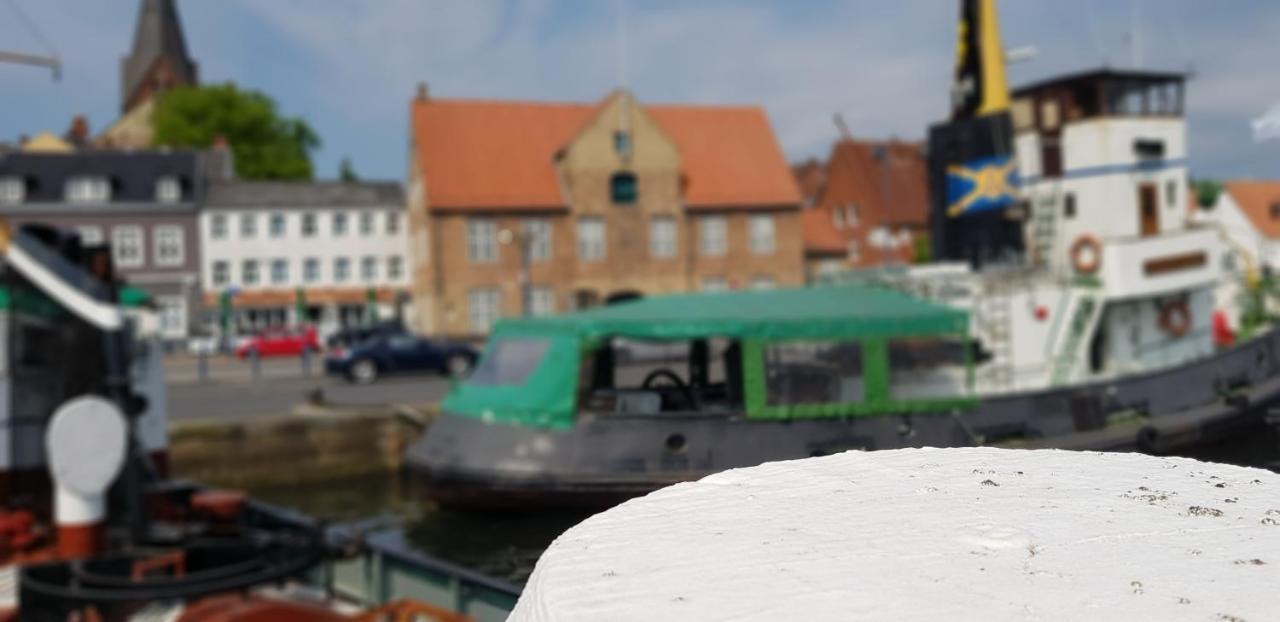 Kapitainskoje Direkt Am Hafen Flensburgs Apartment ภายนอก รูปภาพ
